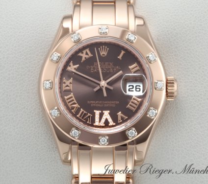 Front view of the watch, mainly showing the dial and bezel. Rolex Pearlmaster 29 Rosegold 750 80315 2018 Diamanten Automatik Lady Gold