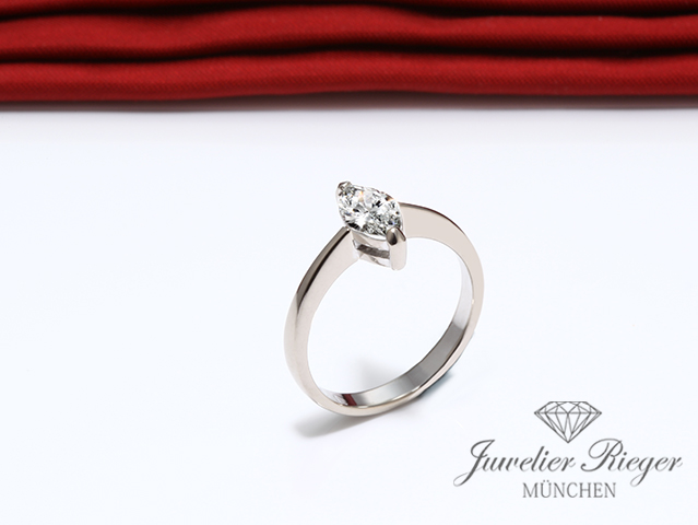 Bild 4 der Galerie: Wundervoller Solitär Ring Weissgold 750 Navette Diamant ca.  0,80 ct. Gr 55 Gold