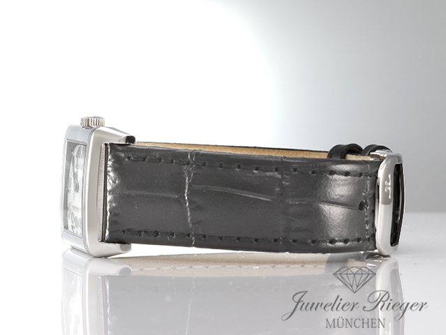 Bild 6 der Galerie: Uhransicht, hauptsächlich auf dem Armband/der Band sichtbar