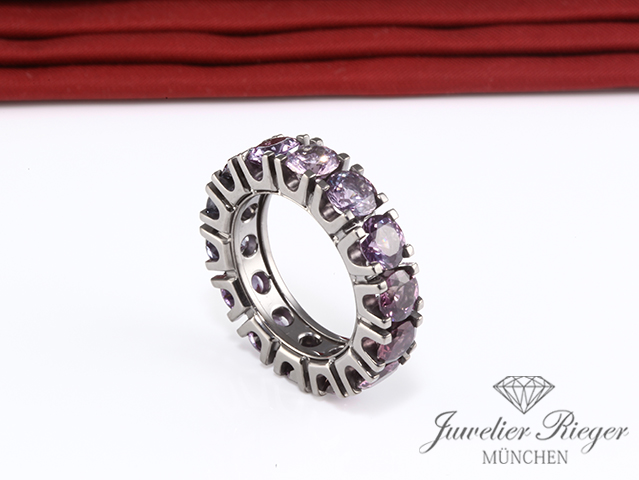 Bild 4 der Galerie: Sevigne Ring Memoire schwarz rhodiniertem Weissgold 750 Saphire Gr. 53 Gold