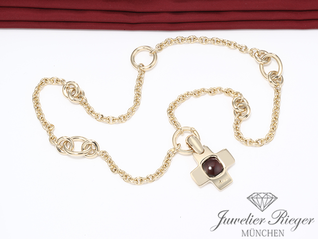 Bild 4 der Galerie: Pomellato Collier Gelbgold 750 Kreuz Anhänger Granat ca. 41 cm Halskette Gold