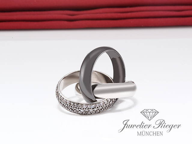 Image 4 of gallery: Cartier Ring Trinity Grosses Modell Weissgold 750 Platin Keramik Diamanten Gr 50