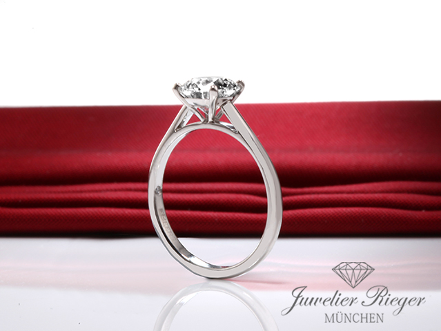 Bild 5 der Galerie: De Beers Solitär Ring DB Classic Platin 950 Diamant 1,50 ct. Brillant Gr. 52