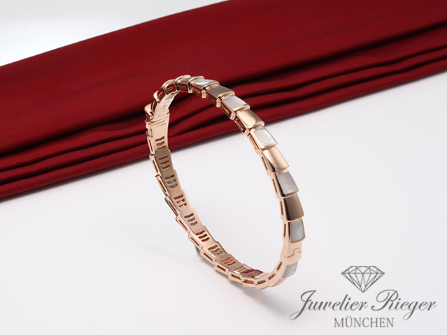 Bild 3 der Galerie: Bvlgari Armreif Serpenti Viper Rosegold 750 Perlmutt Größe M 2019 Gold Bulgari