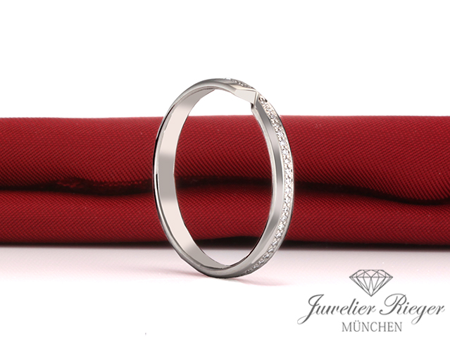 Bild 4 der Galerie: Tiffany & Co. Ring Nesting Narrow Band Platin 950 Diamanten Gr 63,5 Platinum