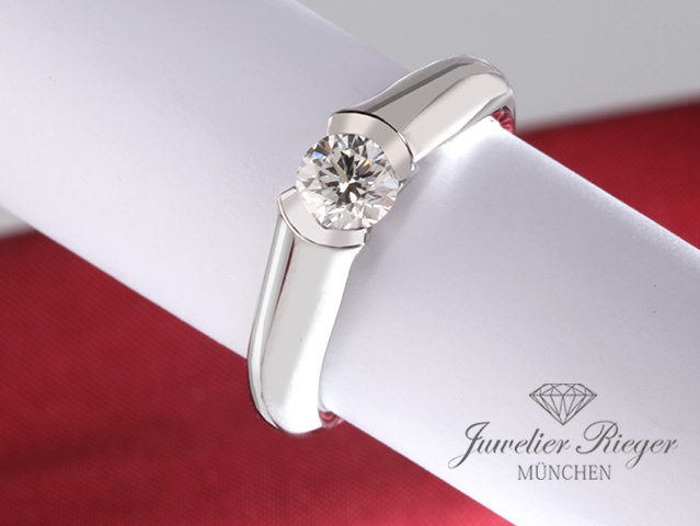 Bild 1 der Galerie: Cartier Solitär Ring Platin 950 Diamant 0,50 ct. Gr. 53 Alter 2010 Brillant