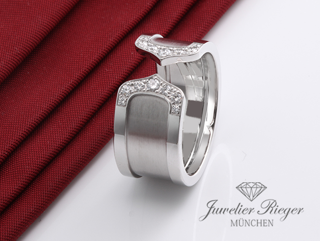 Bild 2 der Galerie: Cartier Ring Doppel C Logo Weissgold 750 Diamanten Gr. 54 Gold