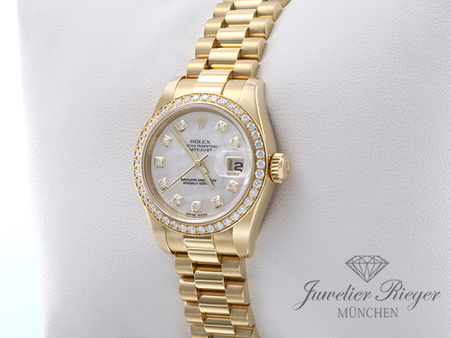 Image 2 of gallery: Rolex Lady Datejust 179138 2014 Gelbgold 750 Perlmutt Diamanten Automatik Gold