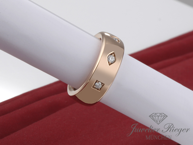 Bild 2 der Galerie: Pomellato Ring Iconica Small Rosegold 750 3 Diamanten Brillanten Gr 52 2025 Gold