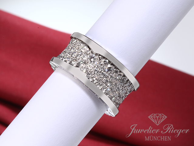 Bild 3 der Galerie: Bvlgari Ring B-Zero 1 Breites Modell Weissgold 750 Diamanten ca. 2,35 ct. Gr 54