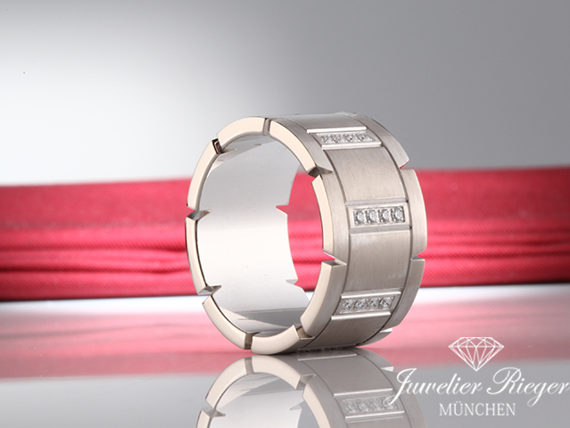 Bild 4 der Galerie: Cartier Ring Tank Francaise Weissgold 750 Diamanten ca. 0,35 ct Größe 61 Gold