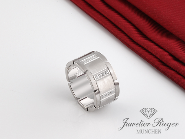 Bild 2 der Galerie: Cartier Ring Tank Francaise Weissgold 750 Diamanten ca. 0,35 ct Größe 61 Gold