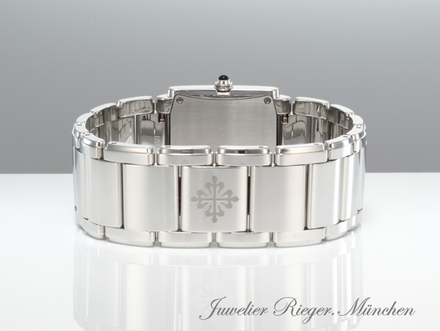 Bild 6 der Galerie: Patek Philippe Twenty 4 4910 2006 Edelstahl Diamanten Damen Stahl Medium