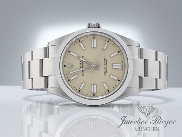Bild 4 der Galerie: Ungetragen Rolex Oyster Perpetual 41 beige 134300 2026 Edelstahl Automatik stainless steel Oyster-Band Chronometer