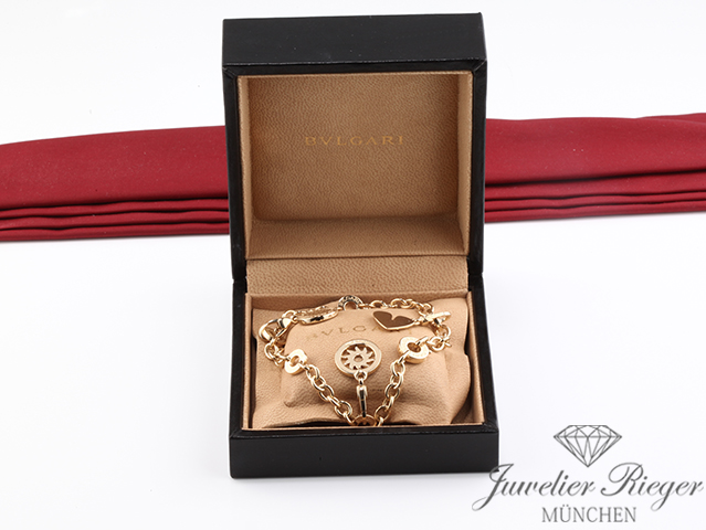 Bild 5 der Galerie: Bulgari Bvlgari Armband mit Charms Gelbgold 750 Onyx Tondo Sonne Gold