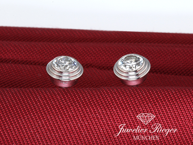 Bild 3 der Galerie: Cartier d Amour Ohrstecker mittleres Modell Weissgold 750 B8041400 Ohrringe Gold