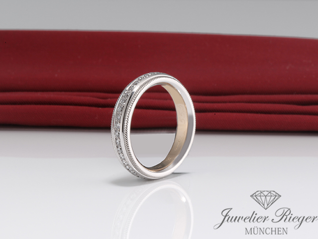 Bild 4 der Galerie: Wellendorff Ring Julia Weissgold 750 Diamanten ca. 0,56 ct. Brillanten Gr. 55,5