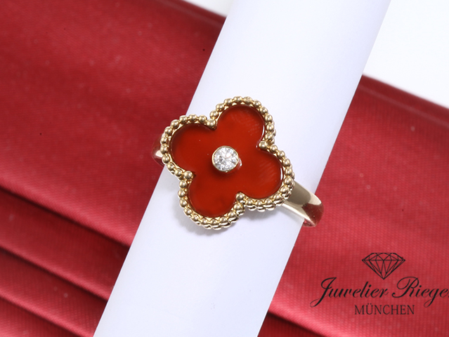 Bild 3 der Galerie: Van Cleef & Arpels Ring Vintage Alhambra Gelbgold 750 Karneol Diamant Gr. 60