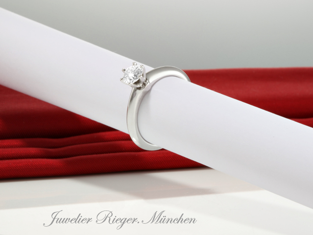 Image 4 of gallery: Tiffany & Co. Setting Ring Platin 950 Diamant 0,45 ct Gr. 51,5 Platinum Solitär