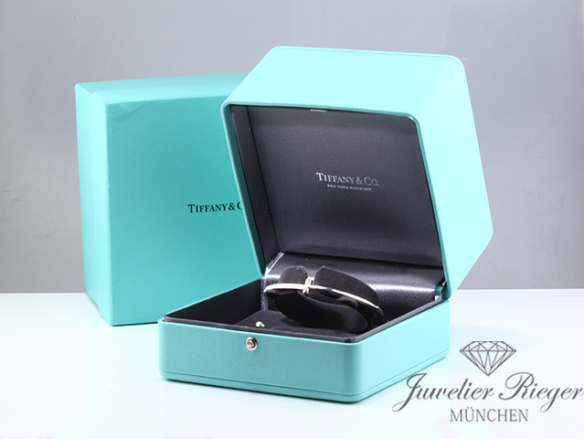 Bild 5 der Galerie: Tiffany & Co. T One schmaler Armreif Weissgold 750 Größe L Diamanten Brillanten