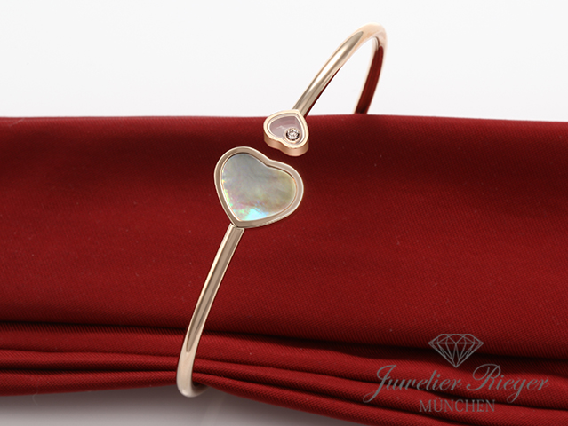 Bild 2 der Galerie: Chopard Armreif Happy Hearts Rosegold 750 Perlmutt Diamant Gr M 2024 857482 Gold