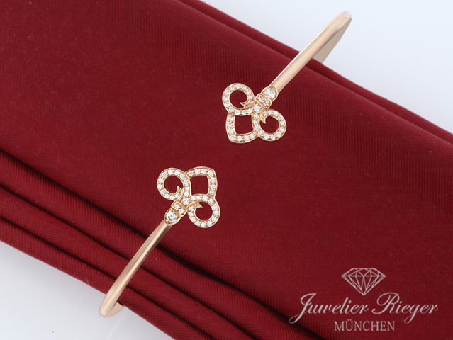 Bild 3 der Galerie: Tiffany & Co. Armreif Keys Fleur de Lis Rosegold 750 Gr Medium Diamanten 0,12 ct