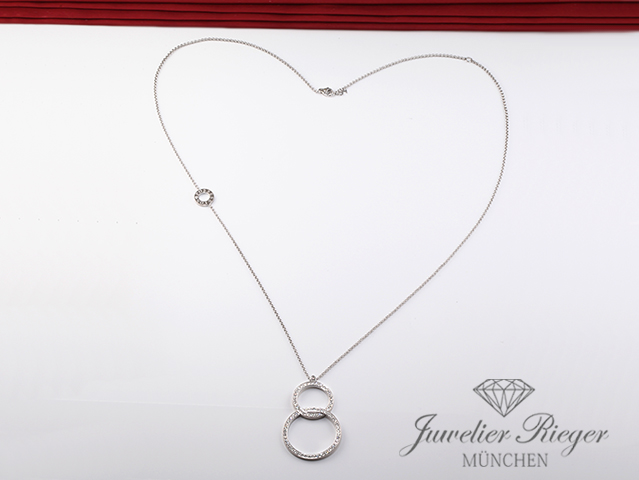 Bild 2 der Galerie: Piaget Collier Possession Weissgold 750 Diamanten Brillanten Halskette Gold