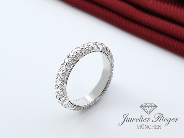 Image 3 of gallery: Tiffany & Co. Ring Etoile three-row Platin 950 Gr. 52,5 Diamanten 1,62 ct. 2022