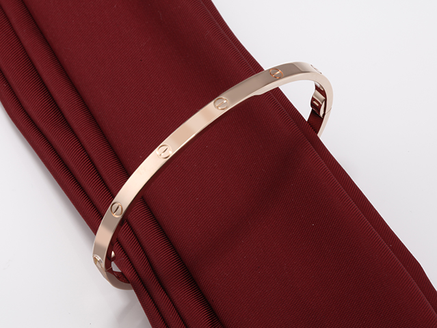 Bild 4 der Galerie: Cartier Armreif Love SM Rosegold 750 Größe 17 2018 B6047317 Gold