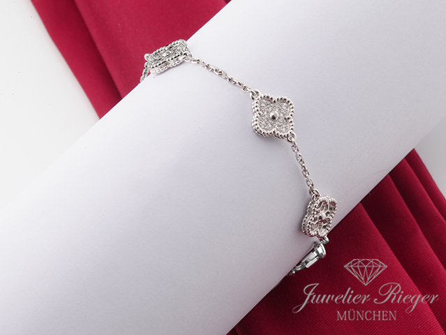 Bild 4 der Galerie: Van Cleef & Arpels Armband Sweet Alhambra Weissgold Diamanten 2017 VCARO85700