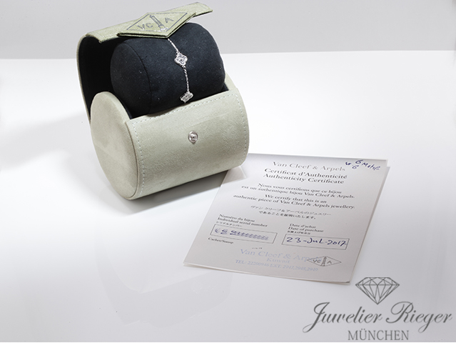 Bild 5 der Galerie: Van Cleef & Arpels Armband Sweet Alhambra Weissgold Diamanten 2017 VCARO85700