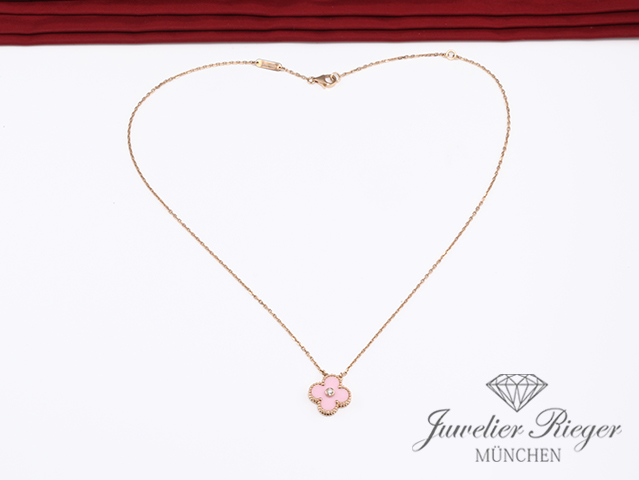 Bild 4 der Galerie: Van Cleef & Arpels Collier Vintage Alhambra Rosegold 750 Holiday Edition 2015