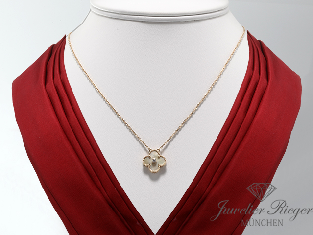 Bild 2 der Galerie: Van Cleef & Arpels Collier Vintage Alhambra Gelbgold 750 Holiday Edition 2018