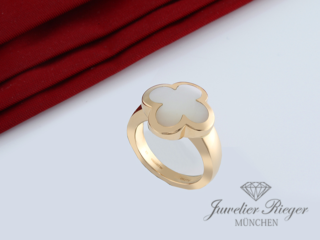 Bild 1 der Galerie: Van Cleef & Arpels Ring Pure Alhambra Gelbgold 750 Gr. 52 2012 VCARA35952