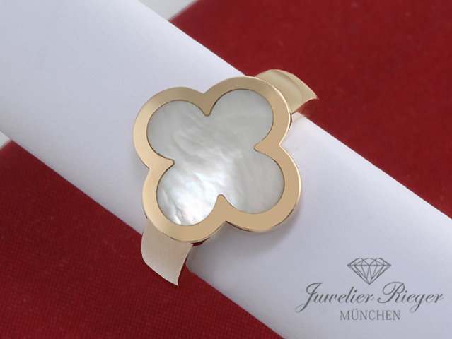 Bild 4 der Galerie: Van Cleef & Arpels Ring Pure Alhambra Gelbgold 750 Gr. 52 2012 VCARA35952